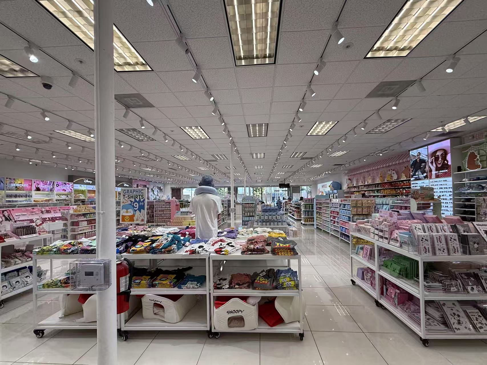 FLAGSHIP RETAIL ROLLOUT